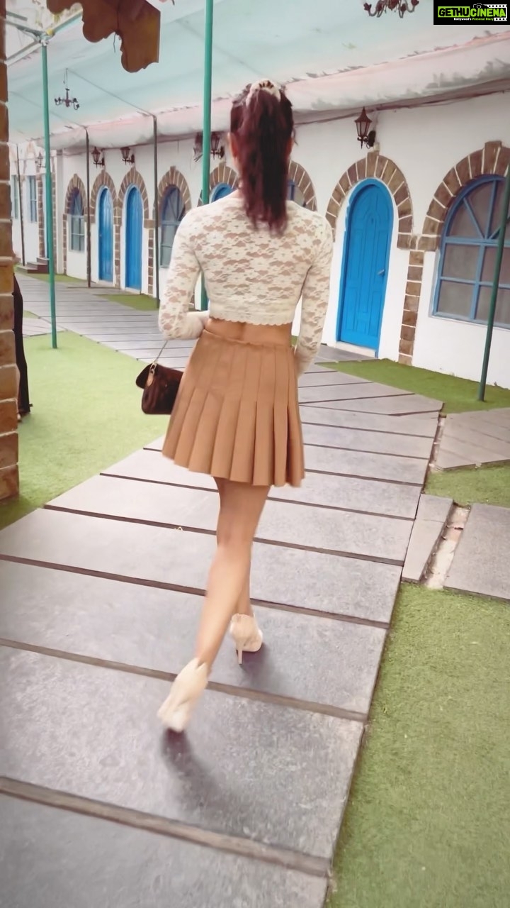 Vidisha - 13.7K Likes - Chalungi 😜🦩
.
.
.
@officialjoshapp
.
#chandwalamukhda #magic #walk #2022 #reel #instafam #love #vidisha #vidishasrivastava
