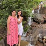 Vidisha Instagram - ❤️ @meenasvk . . . #momandaughter #waterfall #mom #love #mountains #hills #hillstation #love #pure #traveller #travel #vidisha #vidishasrivastava Matheran