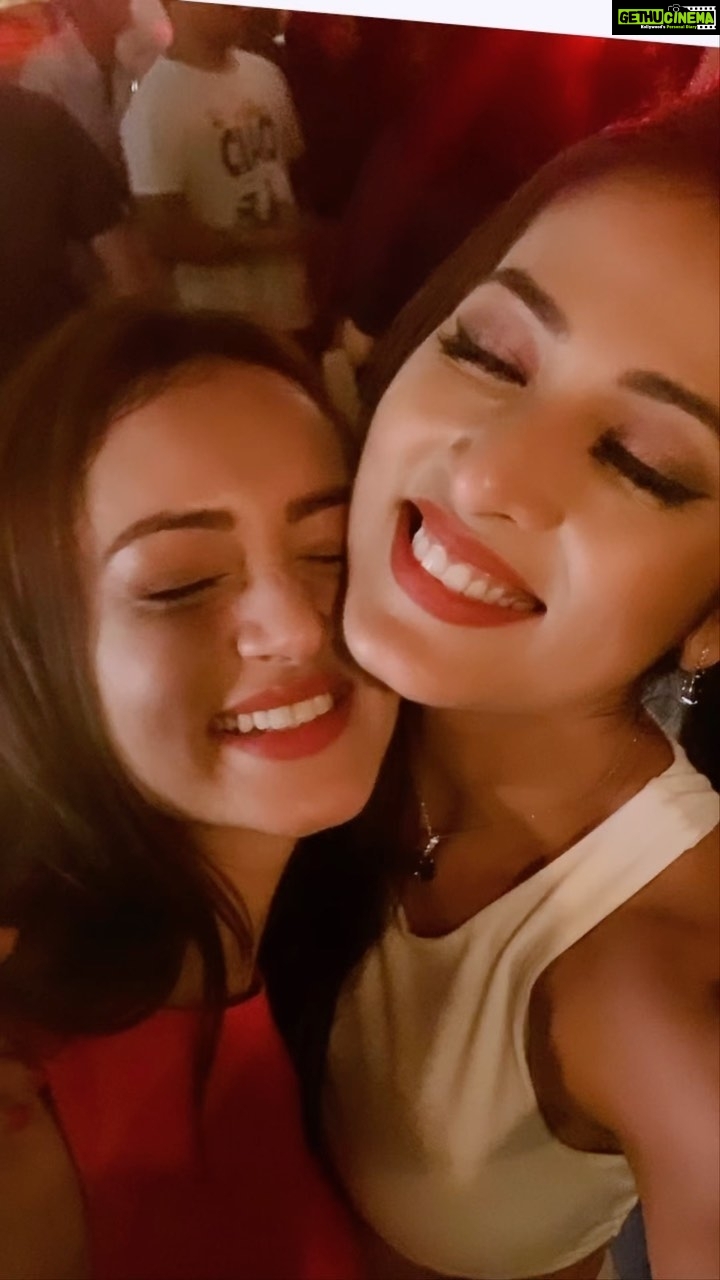 Vidisha - 14.7K Likes - Happy Birthday Sister … and I love you !!❤️ @shanvisri
.
.
.
#vidishanvi #birthdaygirl #sisters #bonding #love #vidisha #shanvisrivastava #vidishasrivastava