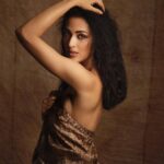 Vidisha Instagram – I welcome you to the adventure !! 
Captured by – @pravintalan 
Studio- @the_artofvisuals 
#gowild #life #art #eyes #rustic #photography #vidishasrivastava #vidisha