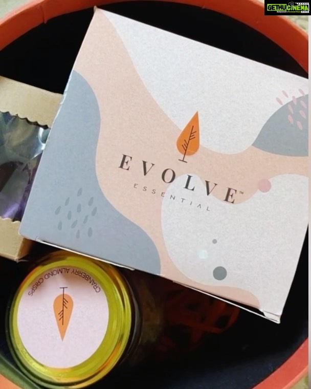 Vidisha Instagram - It’s time to EVOLVE with @evolveessential #periods #menstruationmatters #beingwoman #evolve #ecosafe #freedom #vidishasrivastava