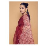 Vidya Balan Instagram – For a virtual event today,
Saree – @studio_medium 
Makeup – @ritesh.30
Hair by – @bhosleshalaka 
Styled by – @who_wore_what_when 
Photography- @anurag_kabburphotography