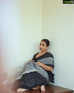 Vidya Balan Instagram - Sari! Posing in progress.

Sari - @houseofurrmi 
Hair- @bhosle.shalaka 
Makeup - @harshjariwala158 
Styling- @who_wore_what_when 
Photography - @anurag_kabburphotography