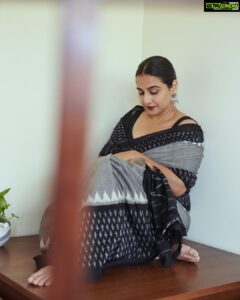 Vidya Balan Instagram - Sari! Posing in progress.

Sari - @houseofurrmi 
Hair- @bhosle.shalaka 
Makeup - @harshjariwala158 
Styling- @who_wore_what_when 
Photography - @anurag_kabburphotography