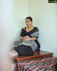 Vidya Balan Instagram - Sari! Posing in progress.

Sari - @houseofurrmi 
Hair- @bhosle.shalaka 
Makeup - @harshjariwala158 
Styling- @who_wore_what_when 
Photography - @anurag_kabburphotography