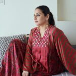 Vidya Balan Instagram - काफ़ी आलस 😴 Outfit - @punitbalanaofficial Pillows & throw - @aa.living Hair - @bhosleshalaka Makeup - @harshjariwala158 Styling - @who_wore_what_when Photography - @anurag_kabburphotography