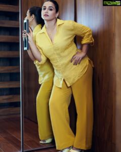 Vidya Balan Instagram - Favourite weekend hangout: My closet 🚪💛

Outfit - @zara 
Hair - @bhosleshalaka 
Makeup - @harshjariwala158 
Styling - @who_wore_what_when 
Photography - @anurag_kabburphotography