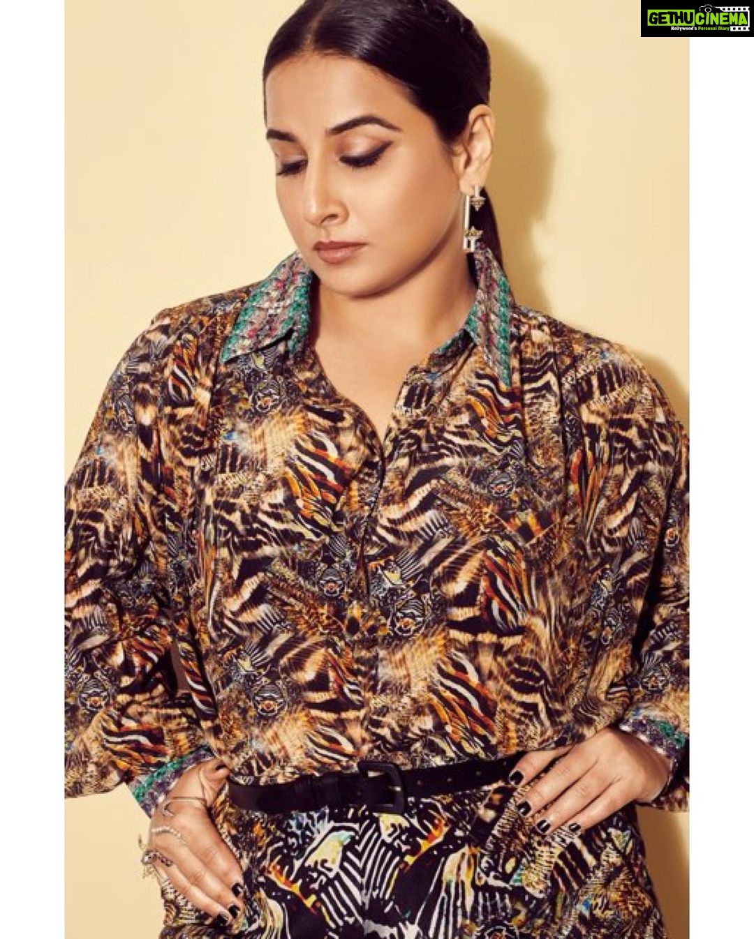 Vidya Balan Instagram - Monday πͺπ» #Sherni mode on Outfit - @inoafashions Footwear - @lynindia.official Hair - @bhosleshalaka Makeup - @harshjariwala158 Styling - @who_wore_what_when Photography- @anurag_kabburphotography