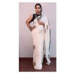 Vidya Balan Instagram – Saree: @shraddhaagrawalofficial 
Make-Up: @harshjariwala158 
Hair-styling: @bhosleshalaka 
Stylist : @who_wore_what_when