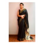 Vidya Balan Instagram - E-Promotions for #ShakuntalaDevi ❣️ Saree- @chanchalbringingarttolife Makeup - @shre20 Hair - @bhosleshalaka Styled by - @who_wore_what_when #vocalforlocal This Classic Black & Golden Tussar Dupion Silk Saree has a beautiful ghicha silk pallu created by artisans, weavers and patrons.
