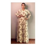 Vidya Balan Instagram – E-Promotions for #Shakuntala devi premiering on @primevideoin on 31-7-2020 ❣️

Outfit – @label_anushree 
Makeup – @shre20 
Hair – @bhosleshalaka 
Styled by – @who_wore_what_when

Hand embroidered on silk accented with wooden trims, this ensemble by Anushree supports small business.
#vocalforlocal means finding small brands who creates an aesthetic beyond fashion cycles and in turn support artisans.