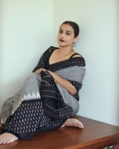 Vidya Balan Instagram - Sari! Posing in progress.

Sari - @houseofurrmi 
Hair- @bhosle.shalaka 
Makeup - @harshjariwala158 
Styling- @who_wore_what_when 
Photography - @anurag_kabburphotography