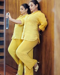 Vidya Balan Instagram - Favourite weekend hangout: My closet 🚪💛

Outfit - @zara 
Hair - @bhosleshalaka 
Makeup - @harshjariwala158 
Styling - @who_wore_what_when 
Photography - @anurag_kabburphotography