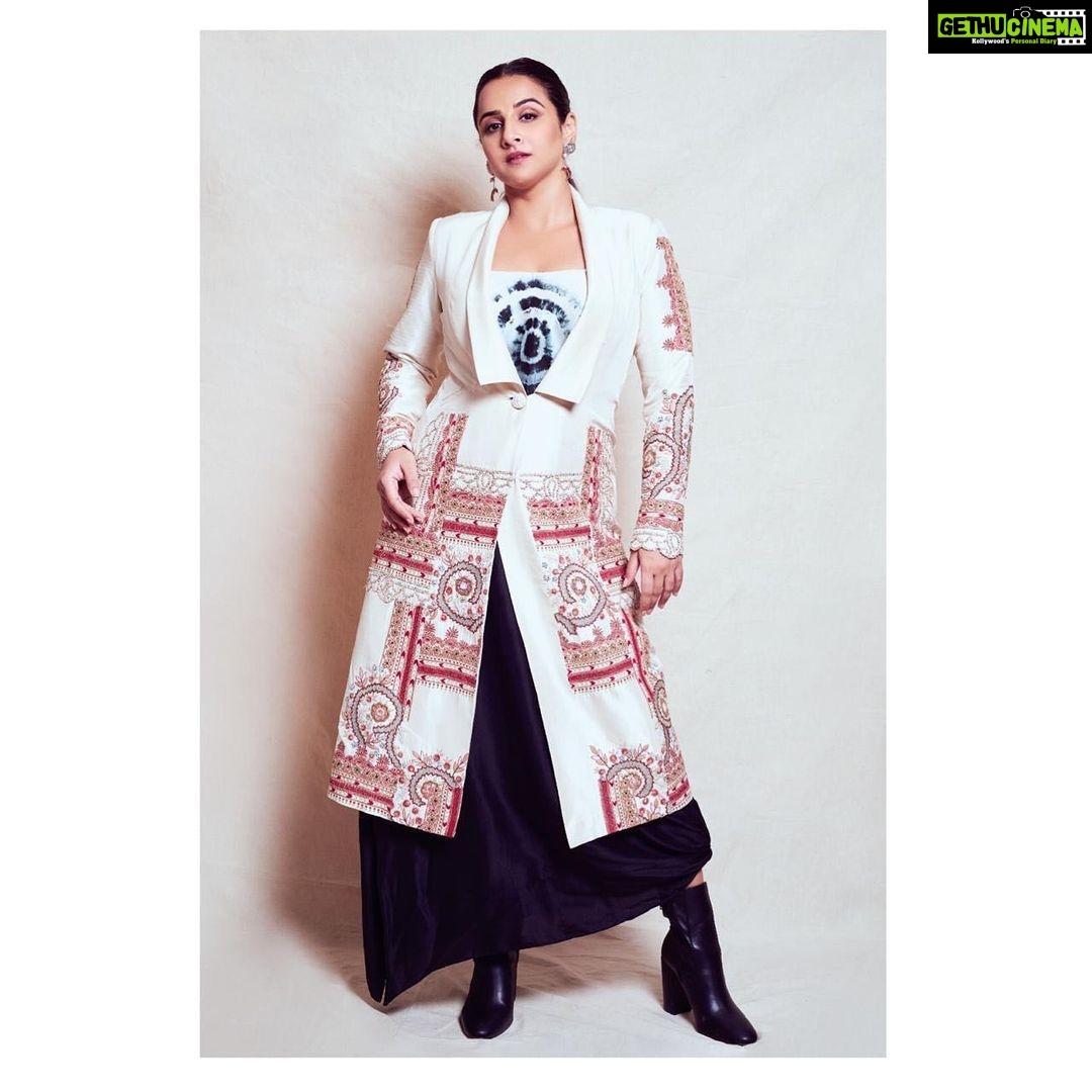 Vidya Balan Instagram - Outfit - @anamikakhanna.in Makeup - @harshjariwala158 Hair - @bhosleshalaka Styled by - @who_wore_what_when Photography- @anurag_kabburphotography