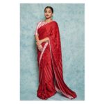 Vidya Balan Instagram – Saree – @littlethingstudio 
Earrings – @sencogoldanddiamonds 
Makeup – @harshjariwala158 
Hair – @bhosleshalaka 
Styled by – @who_wore_what_when 
Photography- @anurag_kabburphotography