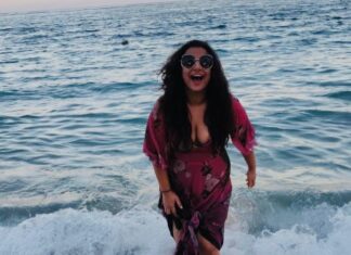 Vidya Balan Instagram - Joy 🤩... #Alive #Happy #FunintheSun #PureJoy @sandhu_aditi you’ve got to be the best candid photographer i know 😍.Thankoo 🤗! @rickroyco i looove my dress 😍.Thankoo 🤗!