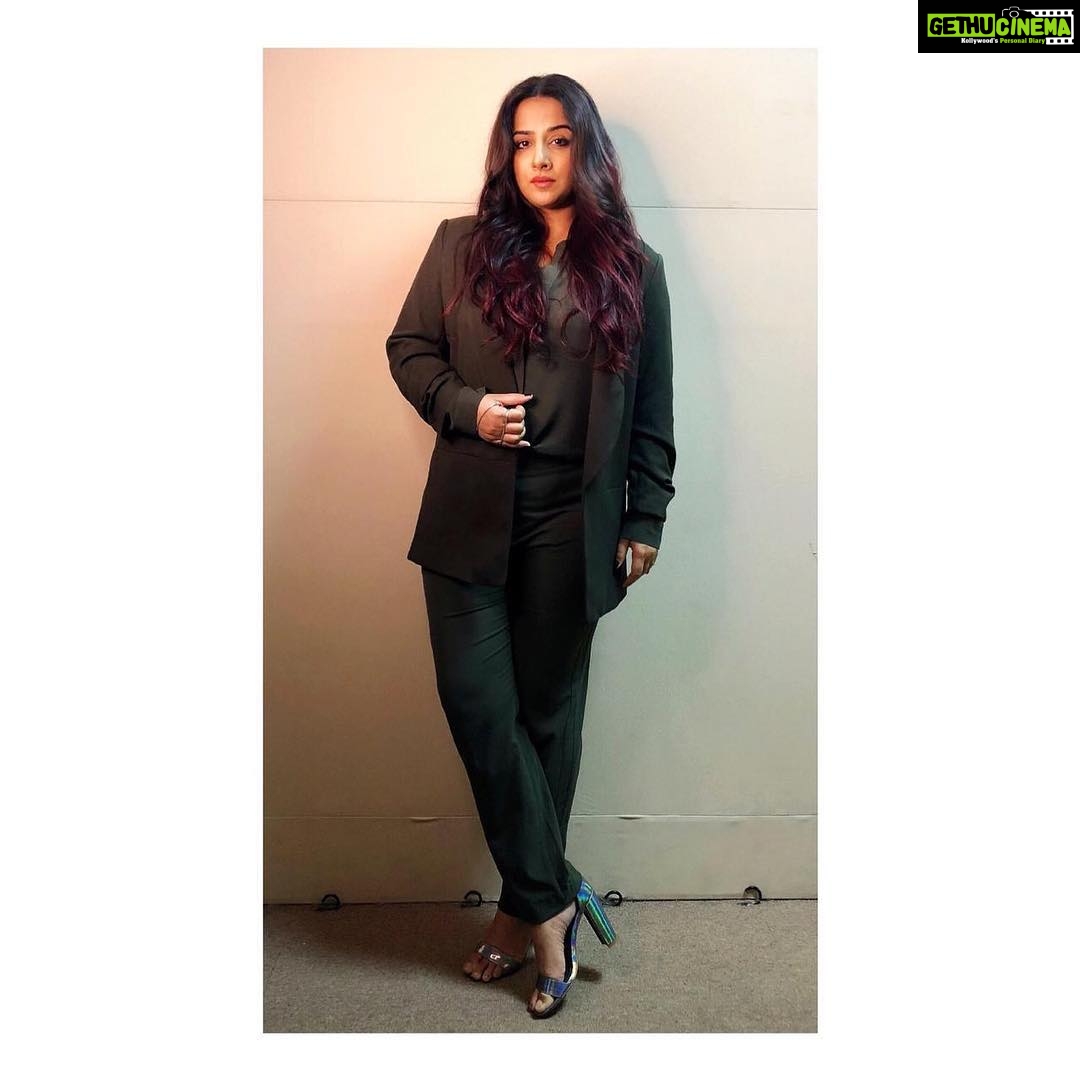 Vidya Balan Instagram - Another one from today.... Full look @hm Hair @bhosleshalaka Make Up @shre20 Styled by @who_wore_what_when