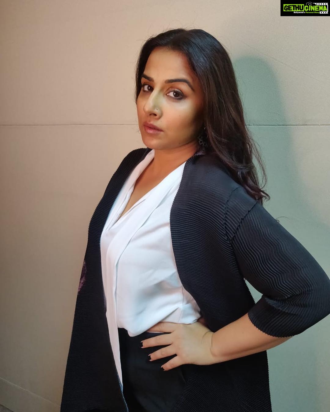 Vidya Balan Instagram - Today ..... Outfit @kiranuttamghosh Hair @bhosleshalaka Make Up @shre20 Styled by @who_wore_what_when