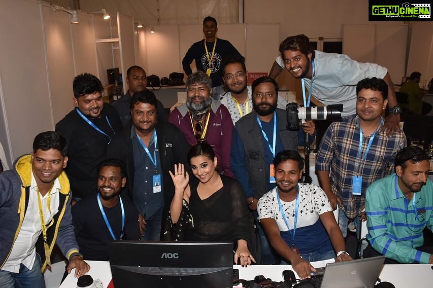 Vidya Balan Instagram - Even photographers like to pose for pics ๐. I see these faces and some on a regular basis and over the years ive gotten to know some of them...a little ๐. Spotting them is as comforting today as it used to be threatening at some point ๐ณ(when you didnโt want to be found out or maybe today i just like myself from every angle ๐). The paparazzi as they are infamously called have become a very important part of our stardom ๐ฅ. So hereโs a Big Thank You to you guys for all the pics you take at all odd hours at the oddest of places but always with a smile ๐คฉโค๏ธ!!