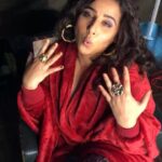 Vidya Balan Instagram - #Filmfare shoot #BTS