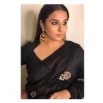 Vidya Balan Instagram – For Sakshi Bhatt’s wedding reception tonight in a 
Saree by : @arokaofficial 
Hair: @bhosleshalaka 
Make-up : @loveleen_ramchandani
Styled by: @who_wore_what_when