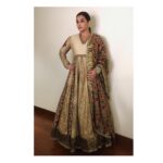Vidya Balan Instagram - For the Kaifi Azmi centenary celebrations & mehfil , Outfit @debyaniandco Hair @bhosleshalaka Make Up @shre20 Styled by @who_wore_what_when