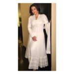 Vidya Balan Instagram – For the 1st show of #NTRKathanayukudu at 6.45am today ,
Outfit @houseofmasaba
Hair @bhosleshalaka 
Make Up @shre20 
Styled by @who_wore_what_when