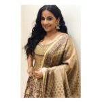 Vidya Balan Instagram – For #NTRKathanayukudu promotions today in 
Outfit @ekayabanaras
Hair @bhosleshalaka 
Make Up @shre20 
Styled by @who_wore_what_when