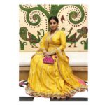 Vidya Balan Instagram – For the most fun ‘ Phoolon ki holi ‘ ceremony,
Outfit: @labelpriyankasingh 
Hair: @bhosleshalaka 
Make Up: @shre20 
Styled by: @who_wore_what_when