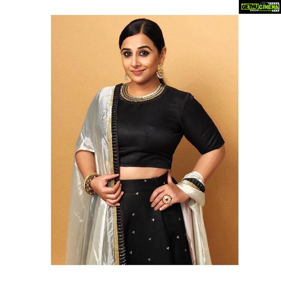 Vidya Balan Instagram - For the Deepika-Ranveer wedding tonight in a lehenga by @mintblushdesigns Make-up: @shre20 Hair: @bhosleshalaka Styling: @who_wore_what_when