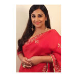 Vidya Balan Instagram - For the Savvy Women Empowerment awards in Pune in a Saree by: @anamikakhanna.in Make Up: @shre20 Hair : @bhosleshalaka Styling: @who_wore_what_when