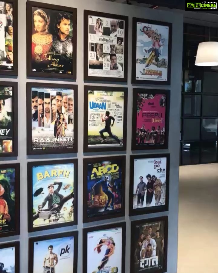 Vidya Balan Instagram - At the office of the best producer ever ...#SiddharthRoyKapur...and im definitely unbiased 😜!!