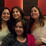 Vidya Balan Instagram - Sister Act ,With my real sister @balanpriya and my reel sisters @seemataneja & @shekharanthakur ❤️❤️❤️!! #tumharisulu