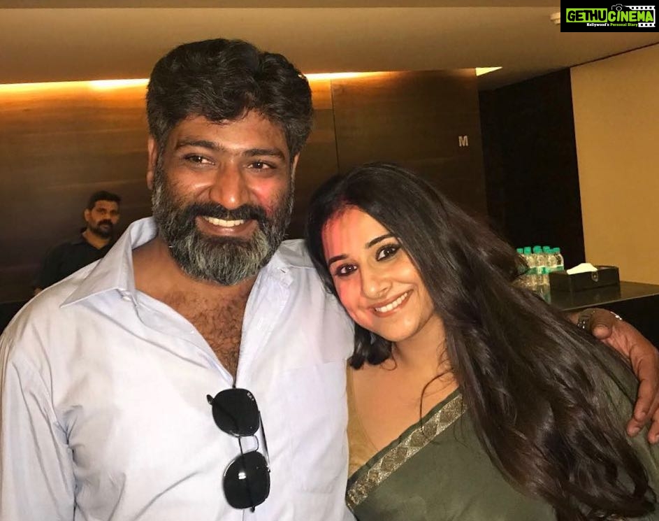 Vidya Balan Instagram - Everytime someone compliments the way im looking in Tumhari Sulu,i thank you🙂...so Thank you @saurabh_goswami13 for being you..and for being genuine at all times. In front of Your camera,i felt extremely safe and secure cuz i knew you’d take care and whats more, you never made me feel like,” Oh im making you look good “...Lots to learn from you🙏.Godbless ❤️😇!!
