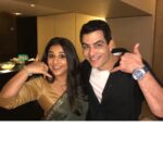 Vidya Balan Instagram - Happy n grateful to be receiving good, positive & full of love feedback on our #tumharisulu .... Hellooooooo....Sulu aur Ashok dil ke button se Thank you bol rahe hain 🙂....Please keep it coming 🙏!!