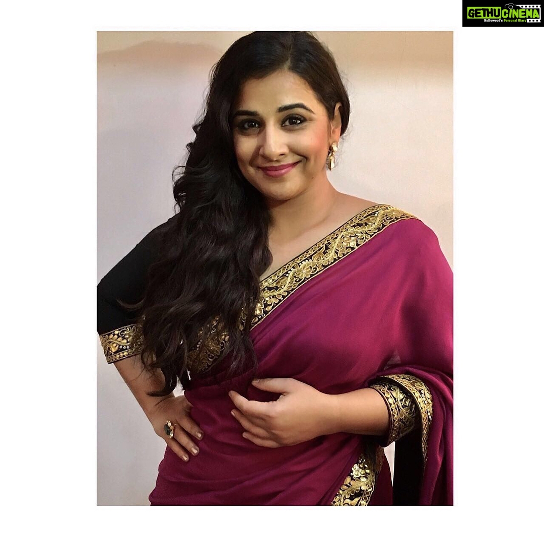 Vidya Balan Instagram - Another look from yesterday for #TumhariSulu promotions! 💞 Saree : @punitbalanaofficial Jewellery : @anmoljewellers Hair : @bhosleshalaka Makeup : @shre20 Styled by : @who_wore_what_when