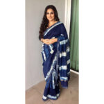 Vidya Balan Instagram – Had a great time at the Singapore International Indian Expo today!

Sari : @punitbalanaofficial 
Jewellery : @sangeetaboochra
Makeup : @shre20 
Hair : @bhosleshalaka 
Styled by : @who_wore_what_when 
Assisted by : @gogriiiii, @d.shubham_j