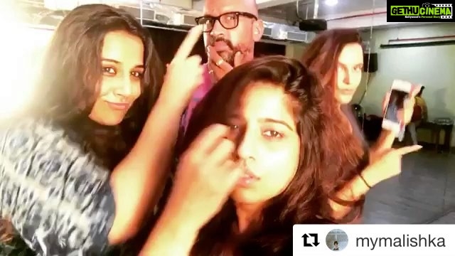 Vidya Balan Instagram - #Repost @mymalishka (@get_repost) ・・・ Aiyyyyyo! @sureshtriveni urrff directorsahab fully doing the #hawahawaii with the ladiss! @nehadhupia @balanvidya . Somewhere @tanuj.garg is as pleased as Punch !😄 and @atulkasbekar @vjymaurya @manavkaul we missed you😈 #tumharisulu #bollywood #bollywooddance #sridevi #throwback #fun #fabulous
