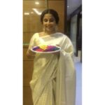 Vidya Balan Instagram - Here's wishing all of you a very Happy & Colourful Holi! 🙂