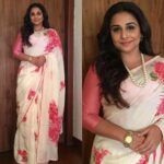 Vidya Balan Instagram - Recently attended the book launch of #TheWrongTurn wearing this beautiful hand painted saree. Saree : @picchika Jewellery : @amrapalijewels Watch : @jaipurwatchcompany Styled by : @who_wore_what_when