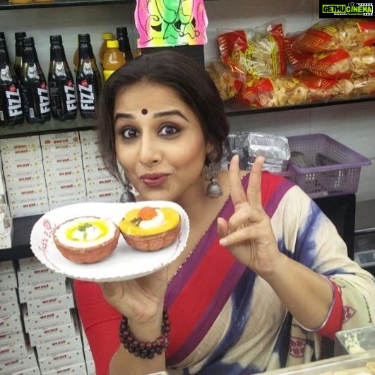 Vidya Balan Instagram - Cuz its week 2 of Kahaani 2 💃🏻💃🏻!!