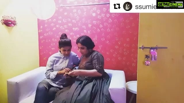 Vidya Balan Instagram - #Repost @ssumier.official with @repostapp ・・・ hahahah we have another funny take.... Vidya Balan is so spontaeneous...i totally love her. @balanvidya #kahaani2 @rampal72 @niveditabasu @rohitkverma full Video on Facebook.... #Pammiaunty #hayorabba #sarlabhenji #saasvsbahu #Kahaani2 @RampalArjun #SujoyGhosh #PenMovies #jayantilalgadaofficial #saregama