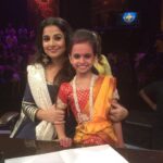 Vidya Balan Instagram - Reel life Manjulika meets Junior Manjulika ☺️!! Don't forget to watch her performance at 8 PM tonight 🙂