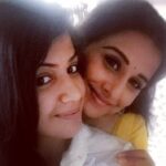 Vidya Balan Instagram - With my manager and importantly a selfie expert ,Aditi 😜😂!!