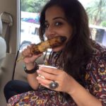 Vidya Balan Instagram – Enjoying a bhutta  n chai in Siliguri …mazaa aa gaya !!