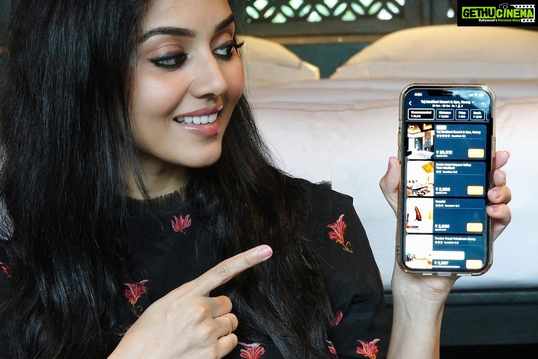 Vidya Pradeep Instagram - #AD This is the @KAYAK_IN app. I make sure I check their app when planning my trip and staycations because it’s super easy to use. You can use their filters and you will always find a flight (or hotel) deal that works for you. Go check their app now! I’m working with them to bring you more travel content.