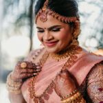 Vidyulekha Raman Instagram - Oonjal Time 💖🌸 #SaViWedding Make up - @deepika.nathan Hairstyle - @crown__artistry Saree - @aavaranaa Blouse - @archana.karthick Saree drape - @thesareedrapistchennai Jewellery - @new_ideas_fashions Mehendi - @aravinth_mehendi_makeup Photography - @weddings.aaronobed