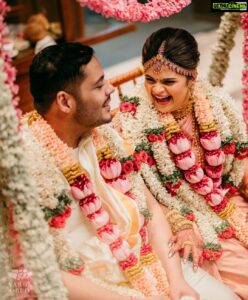 Vidyulekha Raman Instagram - Oonjal Time 💖🌸 

#SaViWedding 

Make up - @deepika.nathan 
Hairstyle - @crown__artistry 
Saree - @aavaranaa 
Blouse - @archana.karthick 
Saree drape - @thesareedrapistchennai
Jewellery -  @new_ideas_fashions 
Mehendi - @aravinth_mehendi_makeup
Photography - @weddings.aaronobed