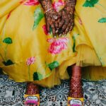 Vidyulekha Raman Instagram - Zubiya X @vidyuraman As a way of appreciation for all the wedding love by my Insta Fam, I’ve teamed up with @zubiya_com to offer you a chance to win customised, hand painted footwear, like what I wore on my Mehendi. Just by following three simple steps you can win a pair for your special day! STEP 1 💛comment on this post and tag someone who would love these Zubis STEP 2 💛 follow @zubiya_com & @vidyuraman STEP 3 💛 share this post on your story and tag @zubiya_com & @vidyuraman Follow all above simple steps and get a chance to win. ⛔️🇮🇳For metropolitan residents only ❌No giveaway accounts ❌unfollowing after giveaway will disqualify Winner will be randomly decided by @vidyuraman Winners to be announce on 30th October. #zubiyashoes #getzubed #handpaintedfootwear #zubiyagiveaway #giveawayindia