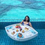 Vidyulekha Raman Instagram - Literally did this just for the gram 😂 most inconvenient meal ever 😅😂😂 #maldives #floatingbreakfast Maldives